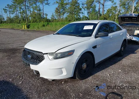 2015 Ford Police Interceptor z USA, uszkodzony, nr VIN 1FAHP2MK8FG105008
